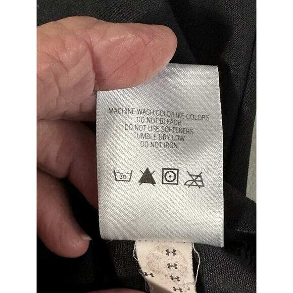 Under Armour Fitted Athletic Shirt. Black, Gray Logo Ladies XL. No Flaws. - Picture 11 of 11